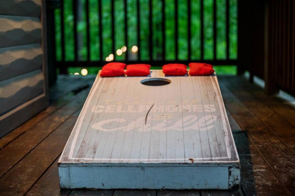 King Suite! Hot Tub, Arcade Games, L2 Ev, Fire Pit, Kids Playset, Ping Pong, Dog Friendly Broken Bow Exterior photo