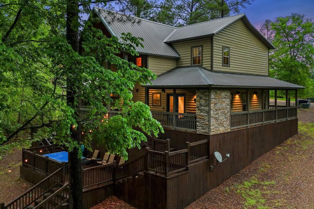 King Suite! Hot Tub, Arcade Games, L2 Ev, Fire Pit, Kids Playset, Ping Pong, Dog Friendly Broken Bow Exterior photo