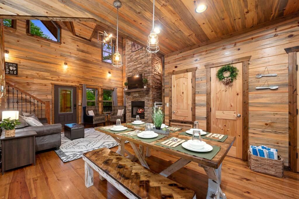 King Suite! Hot Tub, Arcade Games, L2 Ev, Fire Pit, Kids Playset, Ping Pong, Dog Friendly Broken Bow Exterior photo
