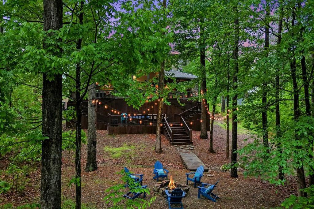 King Suite! Hot Tub, Arcade Games, L2 Ev, Fire Pit, Kids Playset, Ping Pong, Dog Friendly Broken Bow Exterior photo