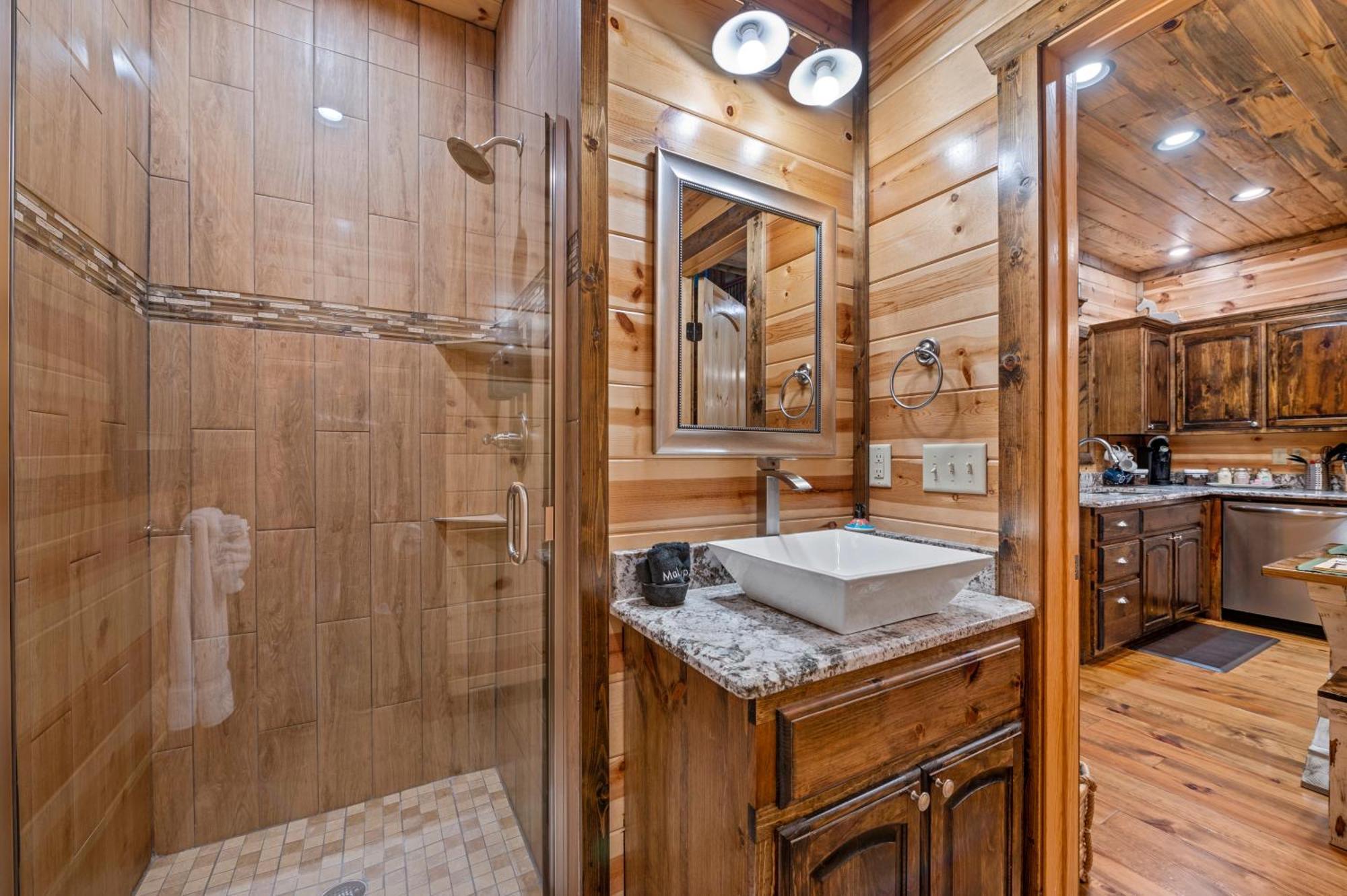 King Suite! Hot Tub, Arcade Games, L2 Ev, Fire Pit, Kids Playset, Ping Pong, Dog Friendly Broken Bow Exterior photo