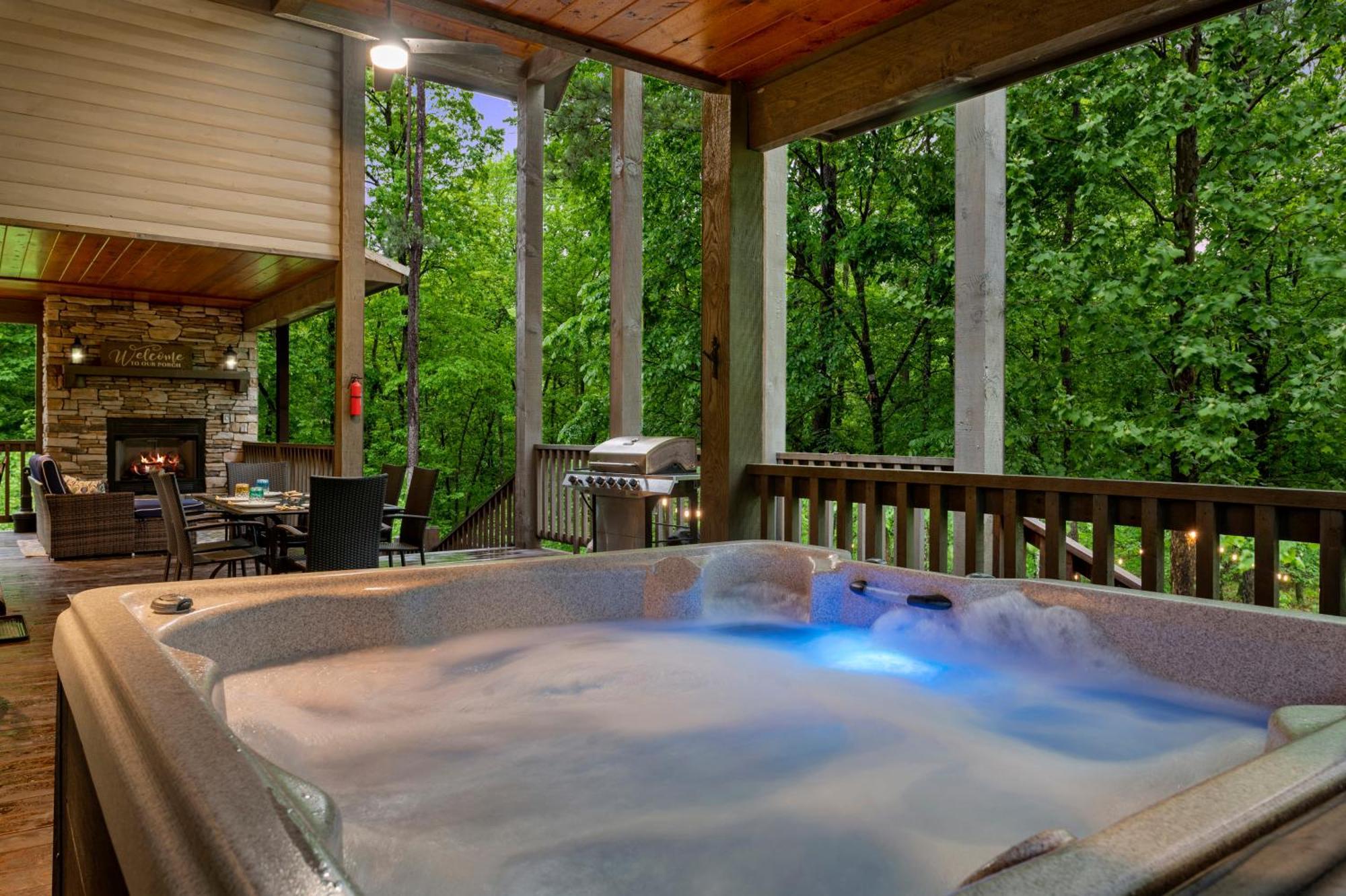 King Suite! Hot Tub, Arcade Games, L2 Ev, Fire Pit, Kids Playset, Ping Pong, Dog Friendly Broken Bow Exterior photo