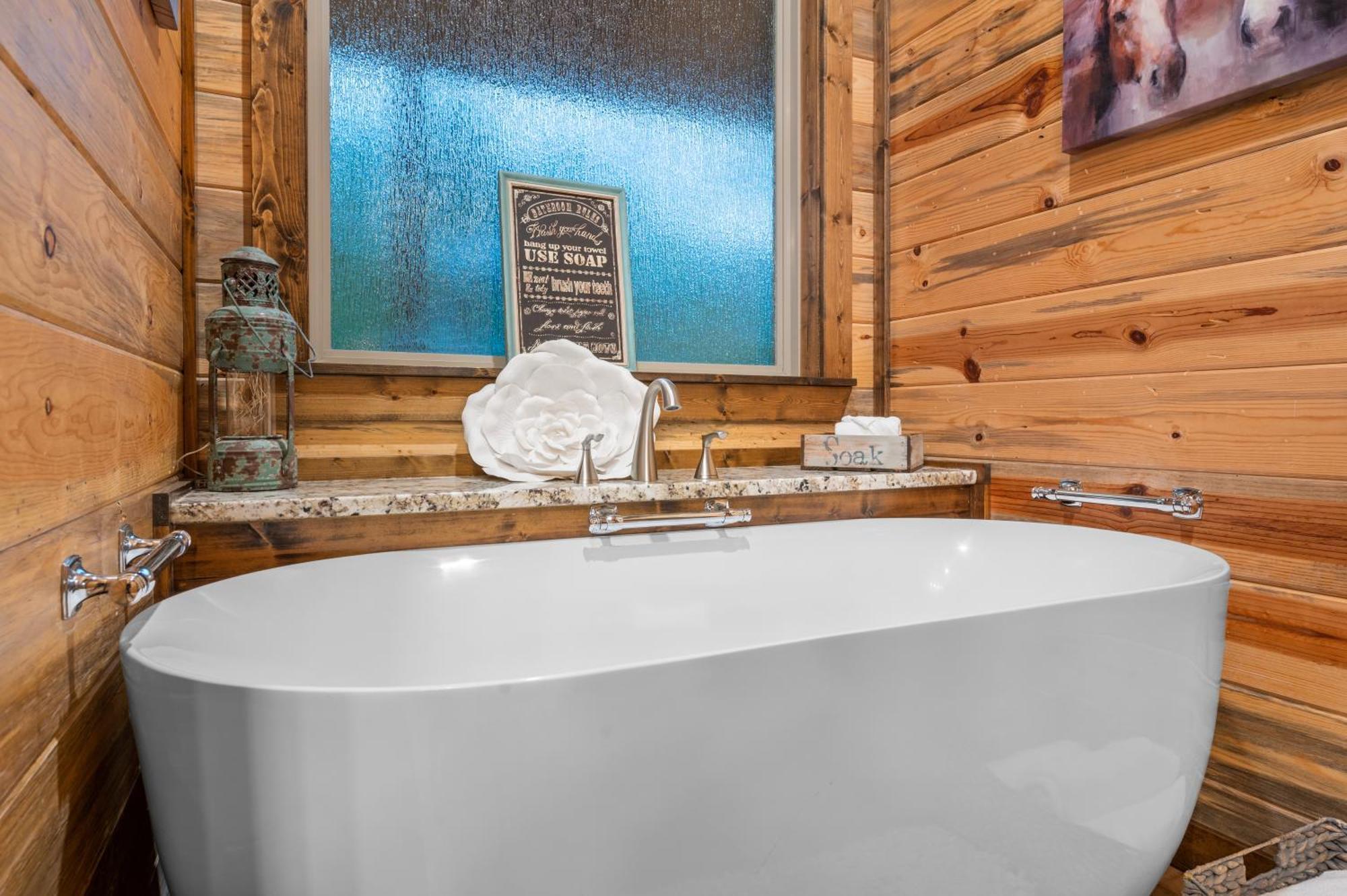 King Suite! Hot Tub, Arcade Games, L2 Ev, Fire Pit, Kids Playset, Ping Pong, Dog Friendly Broken Bow Exterior photo