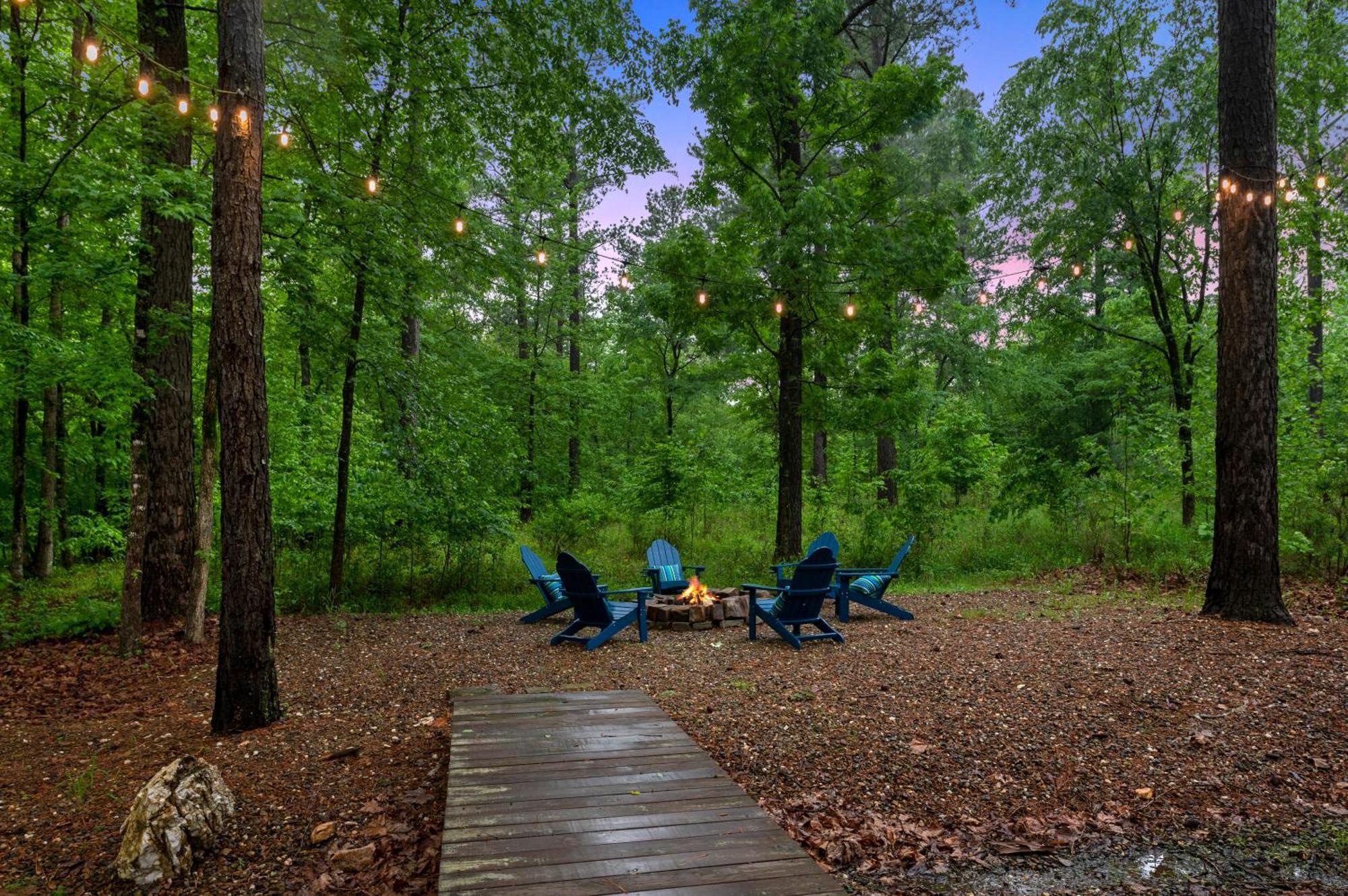 King Suite! Hot Tub, Arcade Games, L2 Ev, Fire Pit, Kids Playset, Ping Pong, Dog Friendly Broken Bow Exterior photo